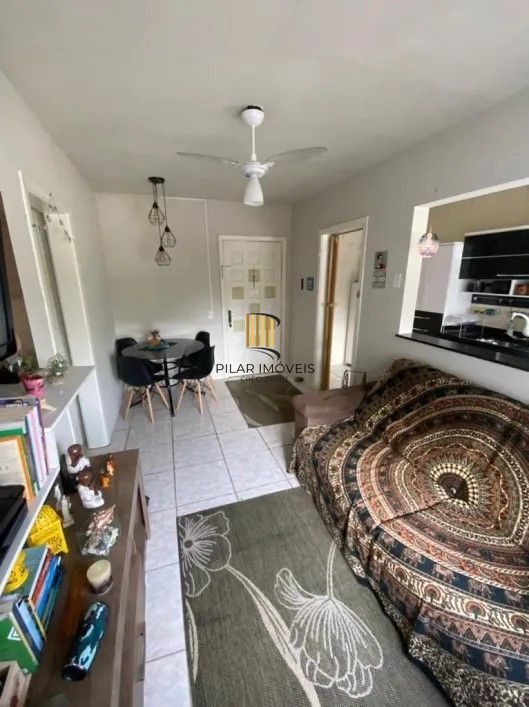 Apartamento com 02 quartos no Bairro Morro Santana