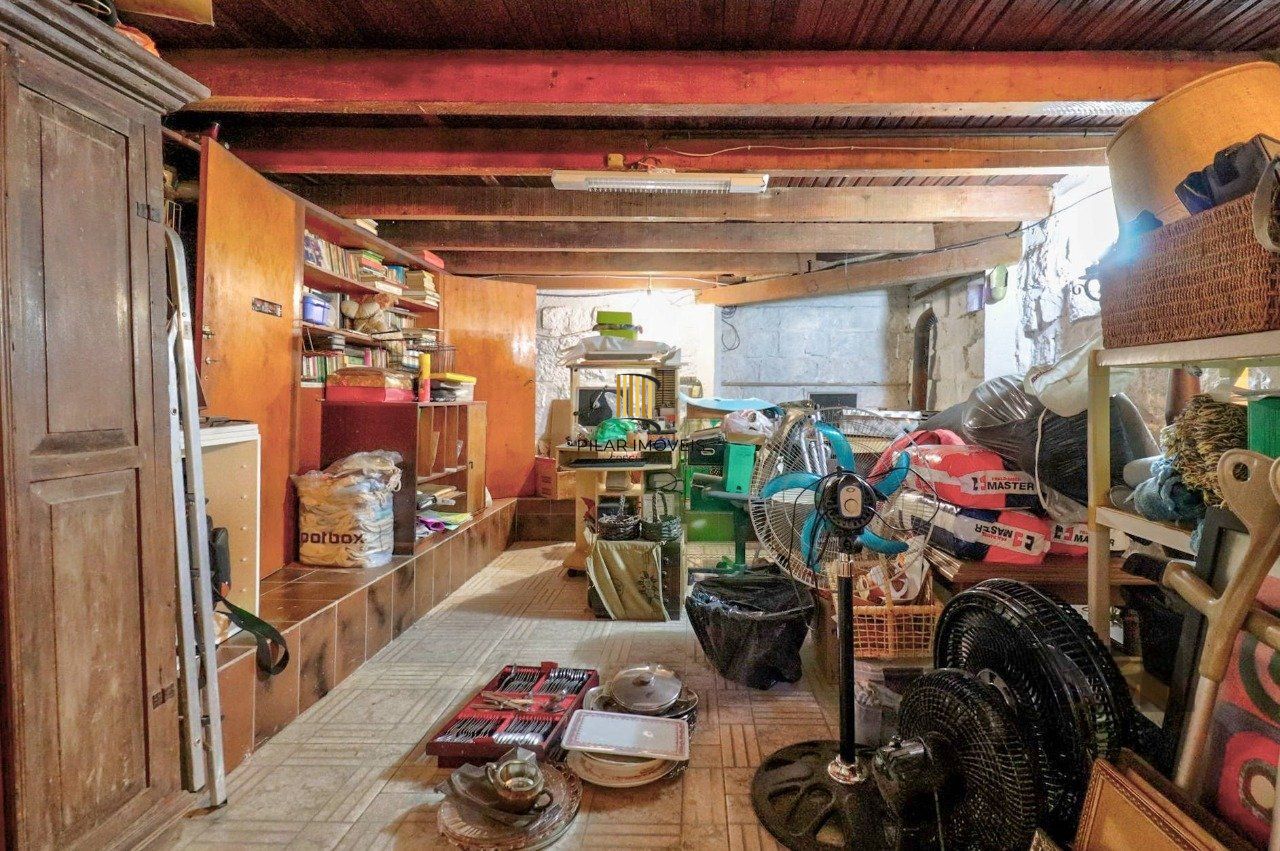 Casa a venda composta de 4 dormitórios no bairro Jardim Isabel em Porto Alegre
