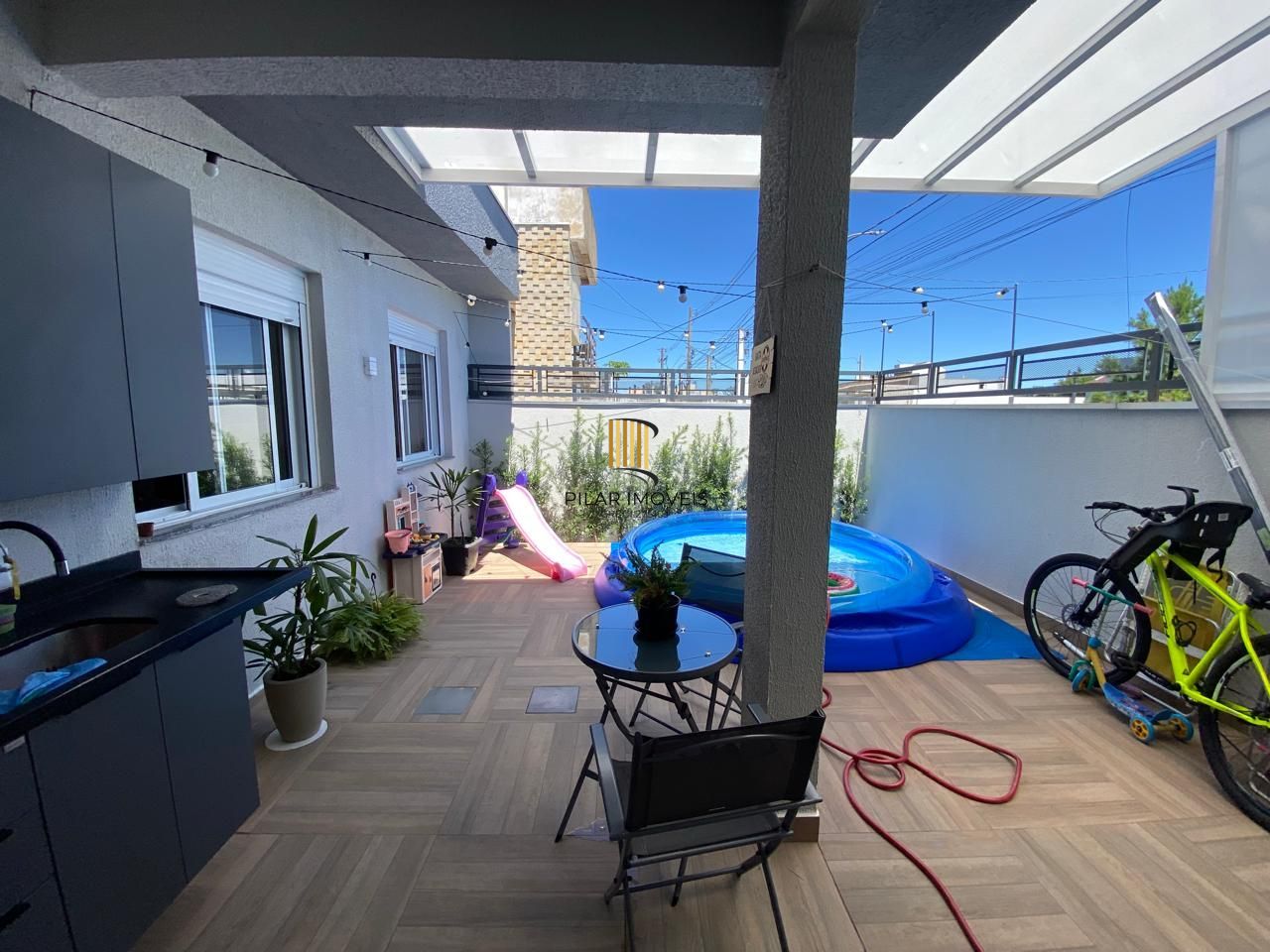 Casa com 03 quartos (01 suíte) e 01 vaga no Bairro Hípica em Porto Alegre