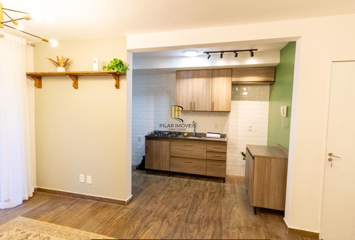Apartamento com 03 quartos e 01 vaga escriturada no Bairro Camaquã