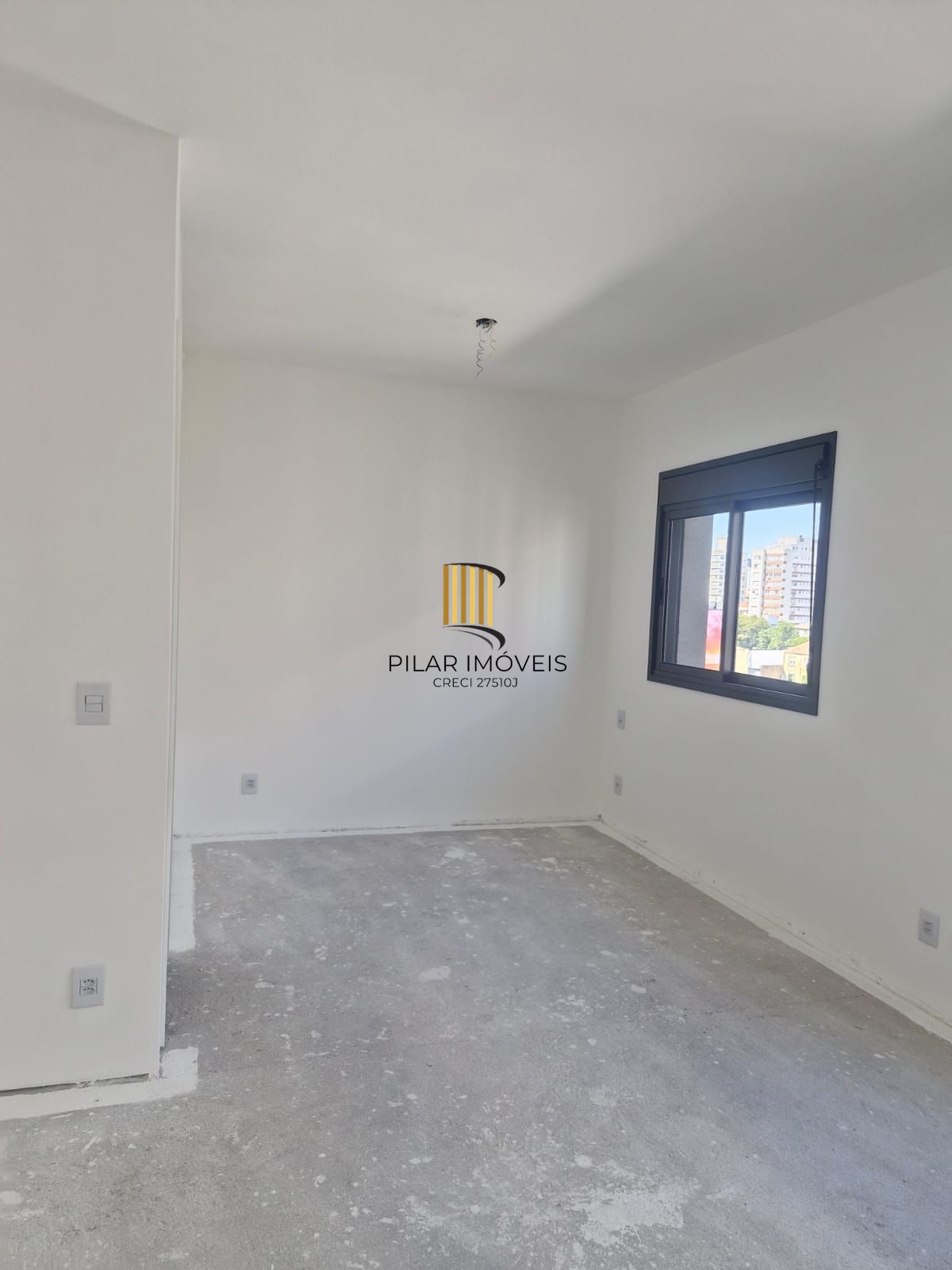 Apartamento 01 dormitório, 01 vaga no Bairro São João em Porto Alegre