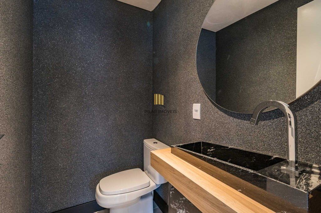Apartamento para Venda - 130.07m², 3 dormitórios, sendo 3 suites, 3 vagas - Petrópolis