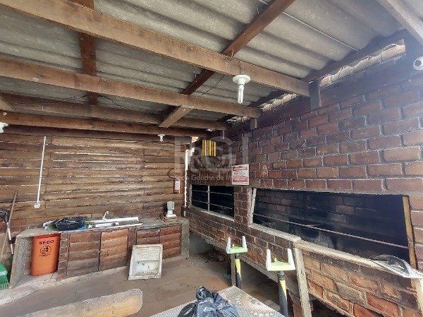 Apartamento dois dormitórios com vaga de garagem
