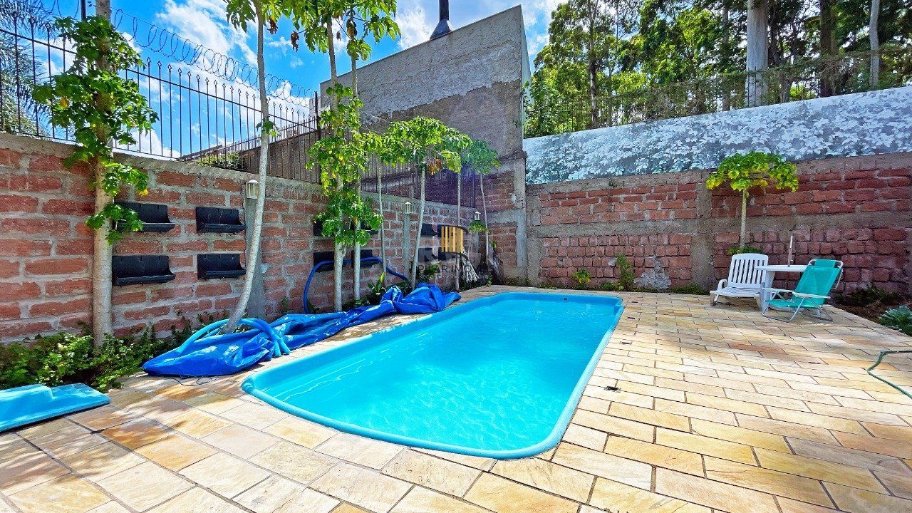 Casa 4 Suítes e 6 vagas de garagem no bairro Jardim Itu