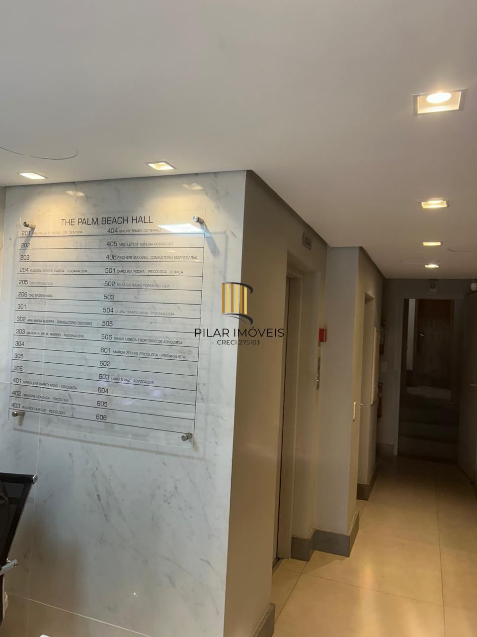 Sala com vaga coberta no bairro Petrópolis em Porto Alegre RS