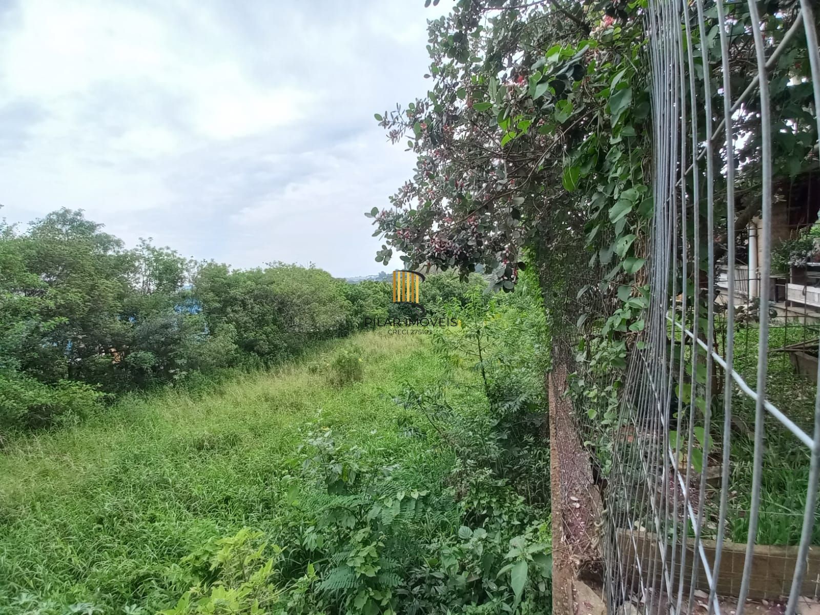Terreno com Projeto Aprovado para 33 sobrados na Zona Sul de Porto Alegre