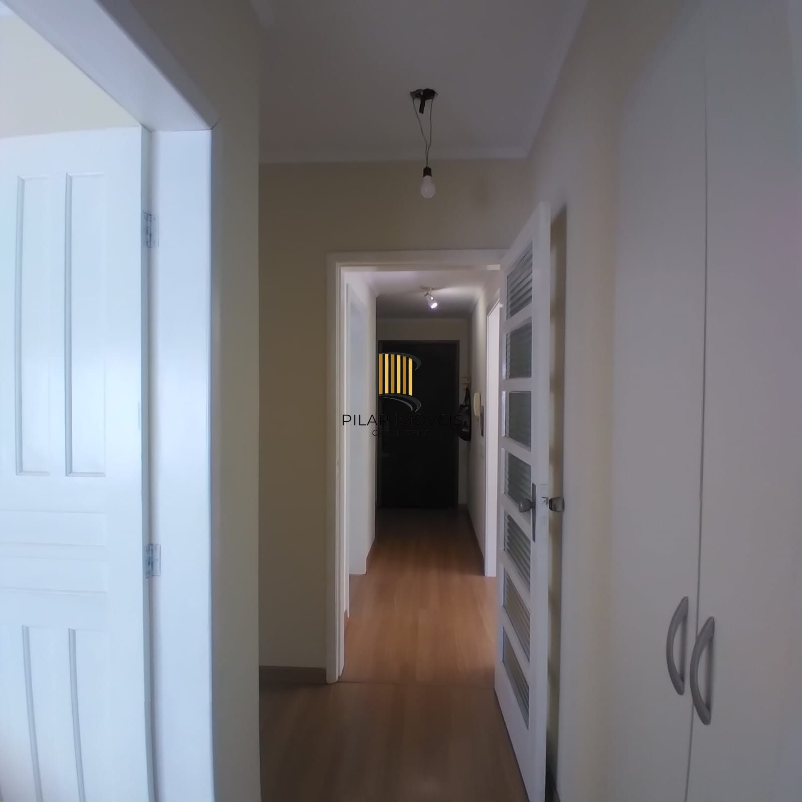 Oportunidade Única! Lindo Apartamento de 3 Quartos no Coração de Porto Alegre!** 🏡                                                 Imóvel com 3 dormitórios transformado em 2 de fácil reversão.