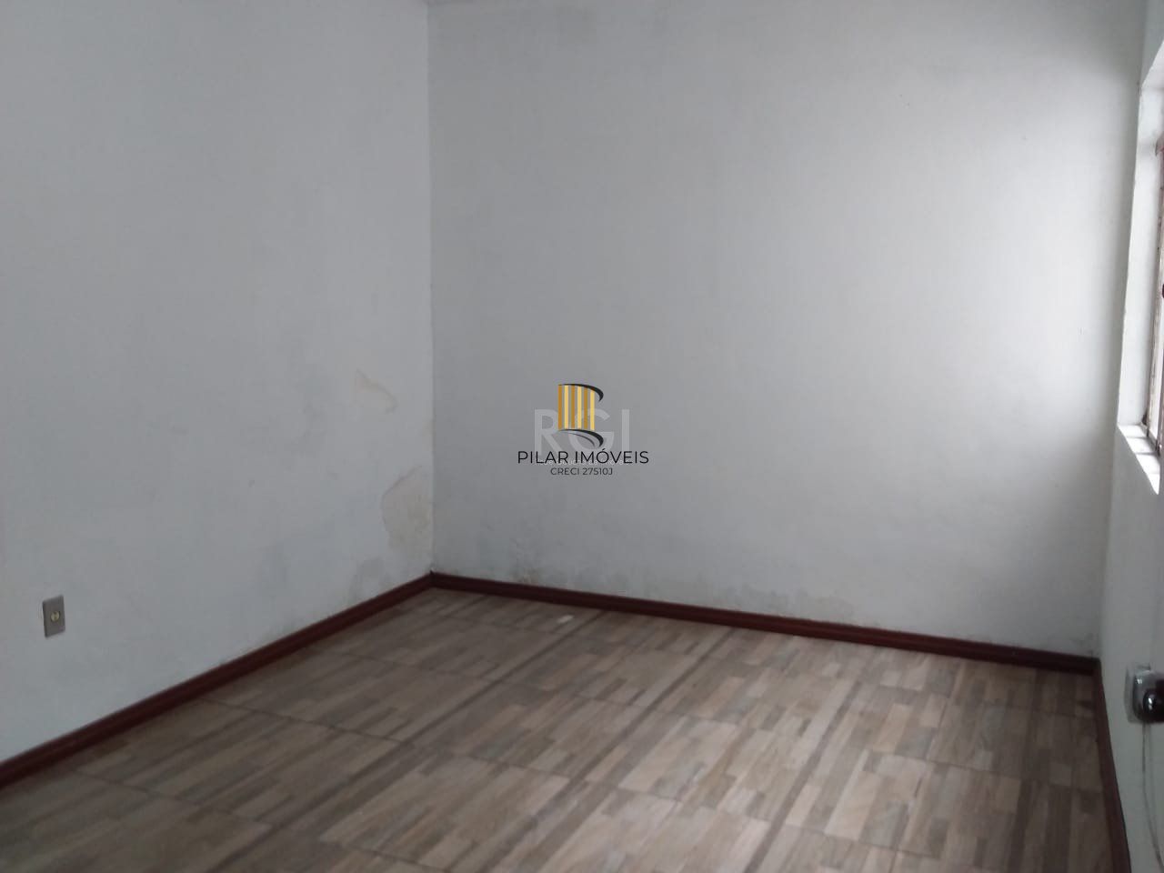 Casa  3 dormitórios, sendo 1 suites, 2 vagas - Medianeira, Porto Alegre/RS