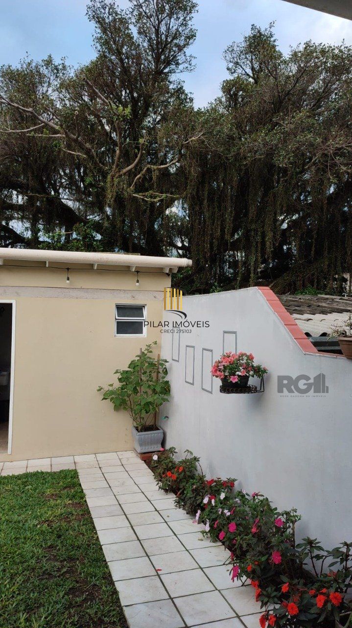 Casa de 155m² com 2 quartos, suíte, 2 vagas de garagem, no bairro Jardim Europa, Porto Alegre/RS