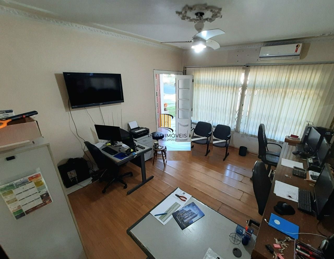 Casa com 4 dormitórios ,