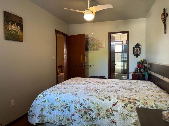 Sobrado amplo em condomínio de 3 dormitórios, um deles suíte, no bairro Ipanema