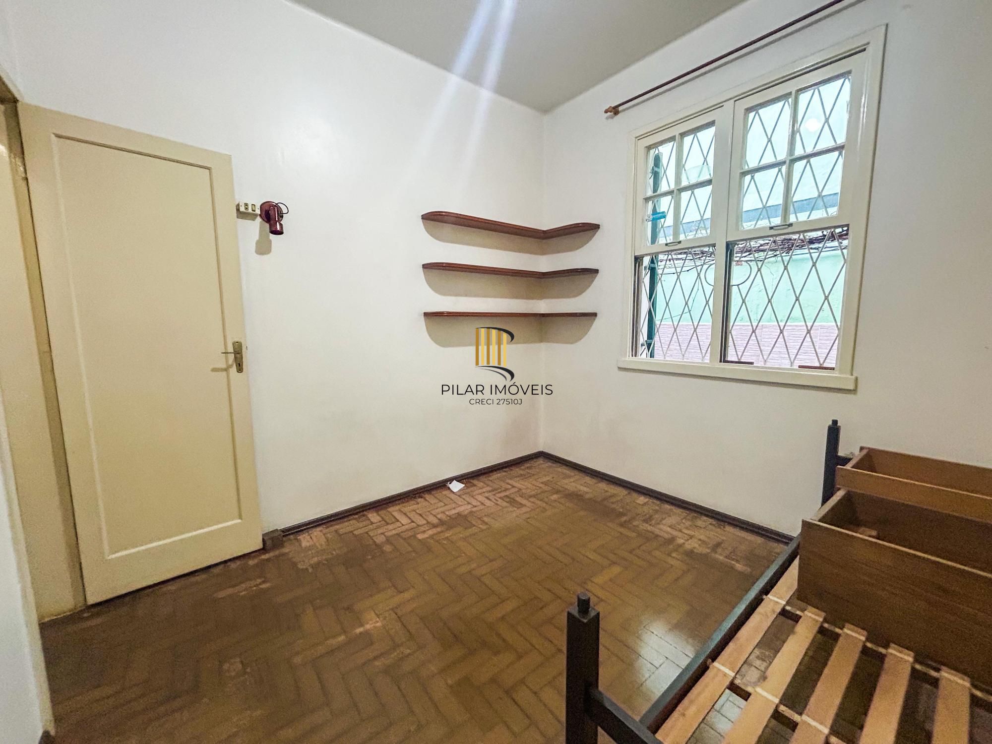 Casa Residencial com 3 Quartos, sendo 1 suíte e 3 Banheiros, no Bairro Santa Teresa em Porto Alegre, RS