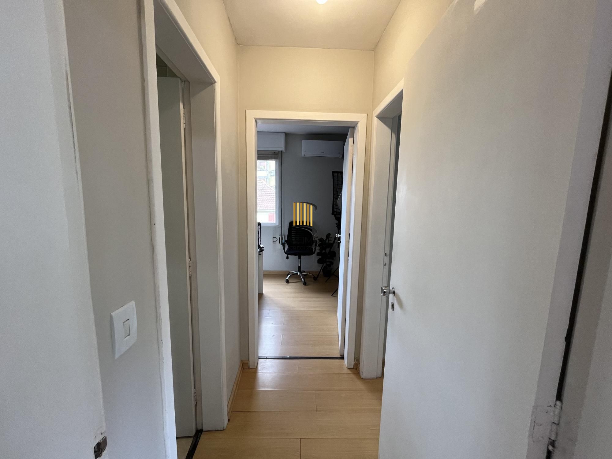 Apartamento com 02 quartos no Bairro Passo da Areia, Porto Alegre