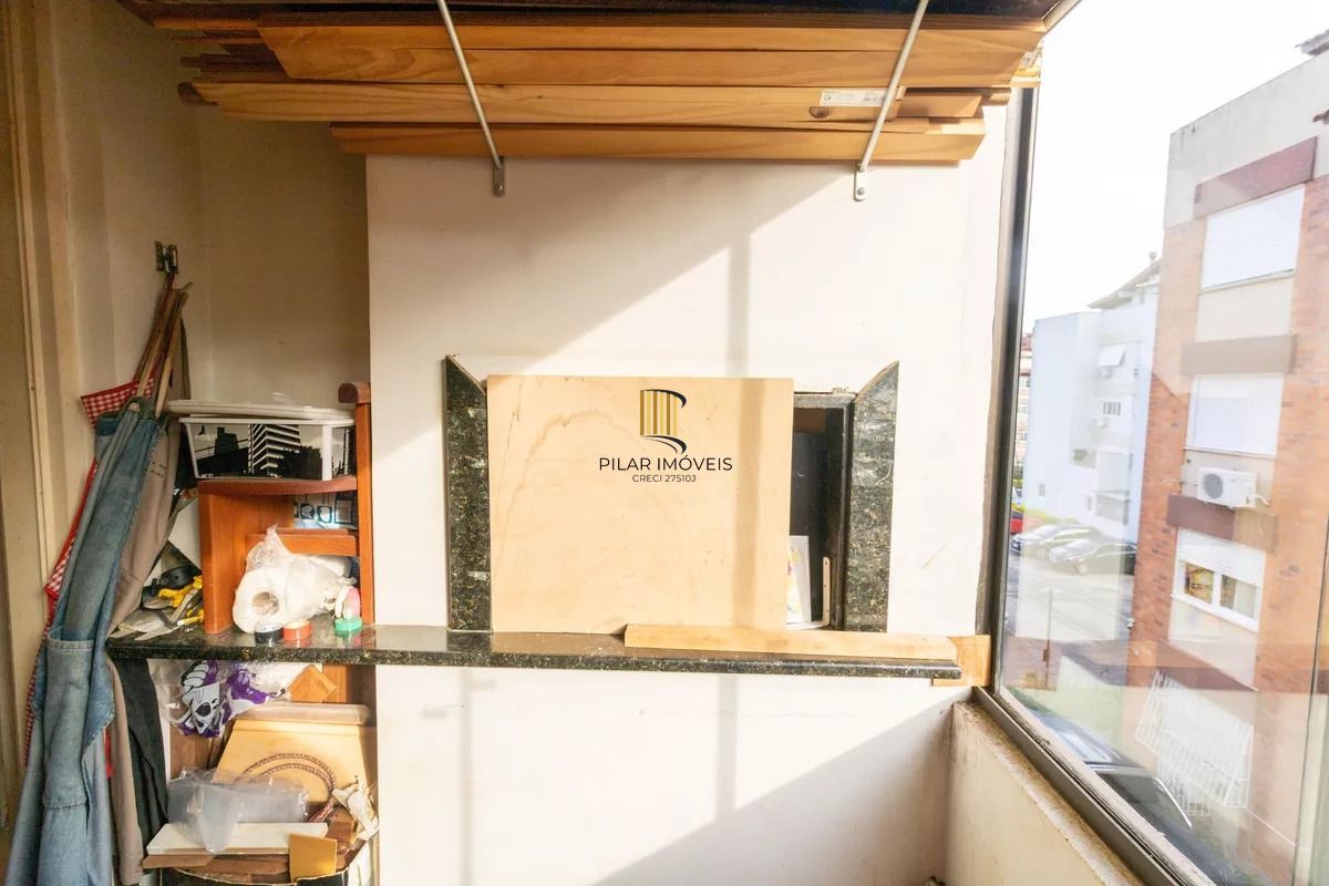 Apartamento 02 dormitórios - sacada com churrasqueira peças amplas em Tradicional condomínio no Bairro Cavalhada - 01 vaga escriturada