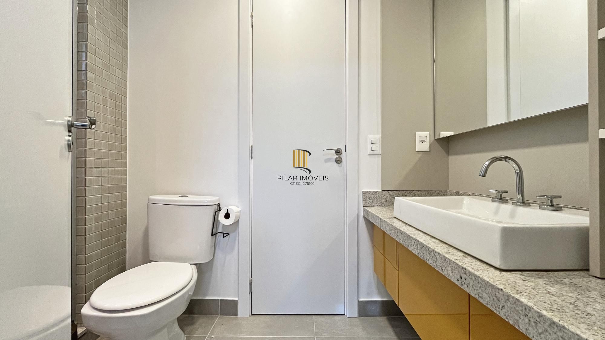 LINDO APARTAMENTO 3 DORMITÓRIOS NO MENINO DEUS
