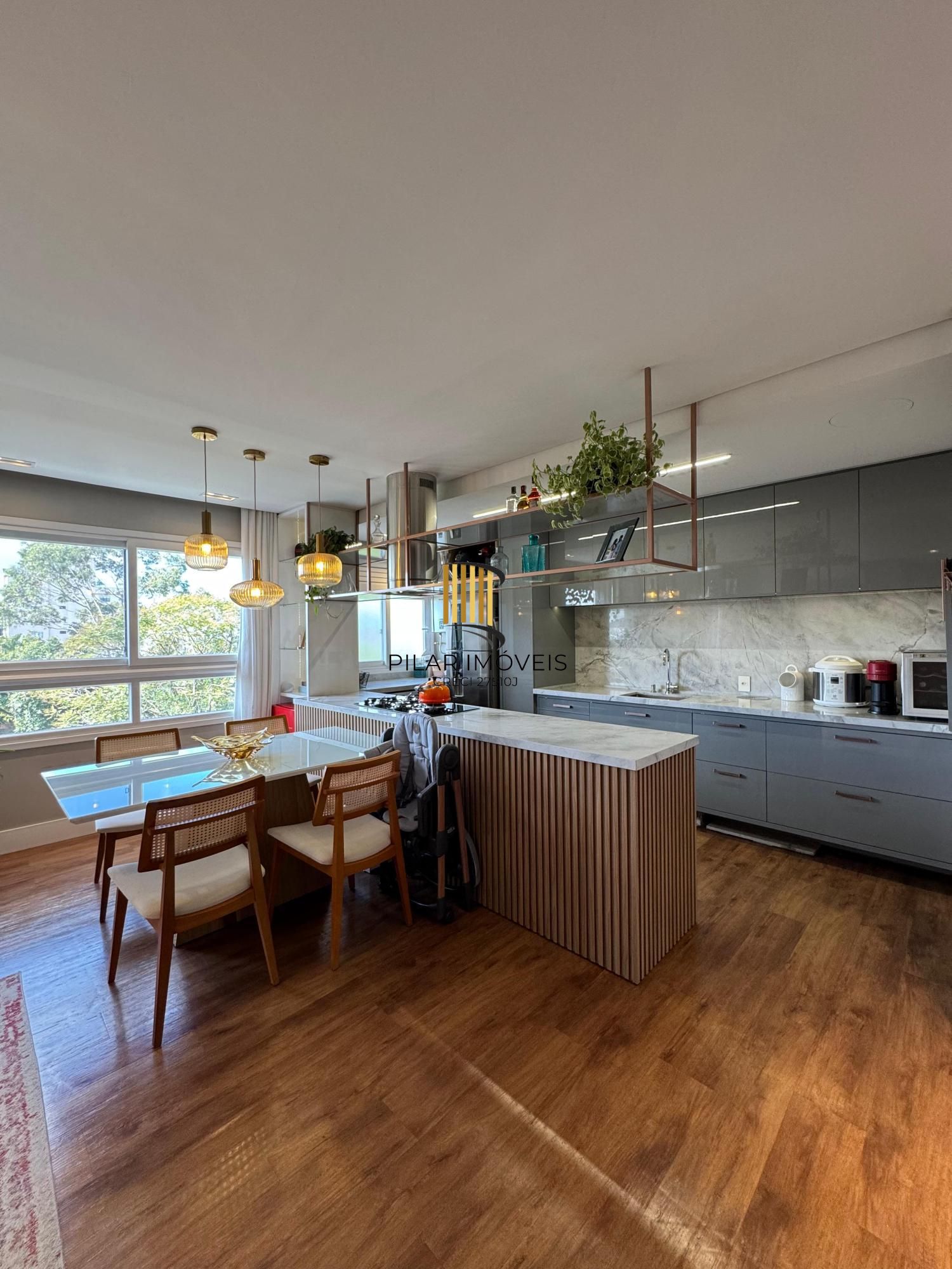 Apartamento com 02 quartos (01 suíte) e 01 vaga escriturada