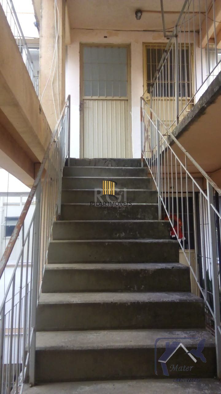 Apartamento de 2 dormitórios no bairro Rubem Berta