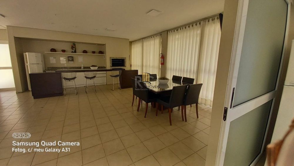 Apartamento com 03 dormitórios (01 suíte), 01 vaga no bairro Morro Santana