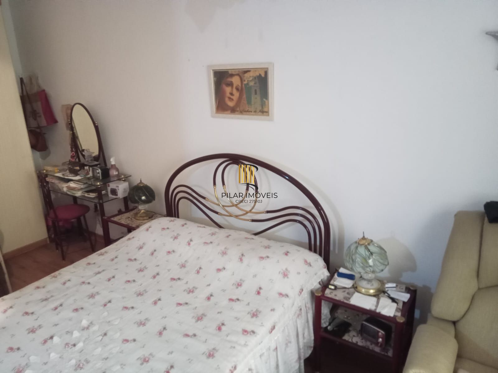 Casa com 3 dormitórios suíte , garagem para 3 carros !