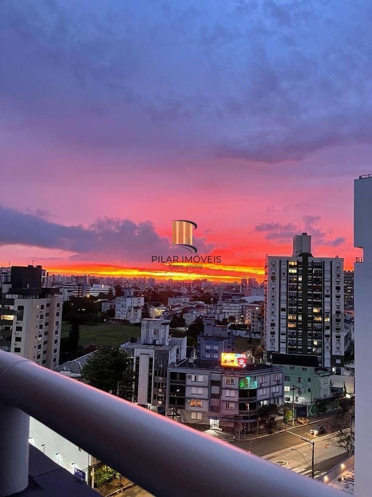 Apartamento a venda 2 dormitórios e uma suíte no bairro Rio Branco em Porto Alegre