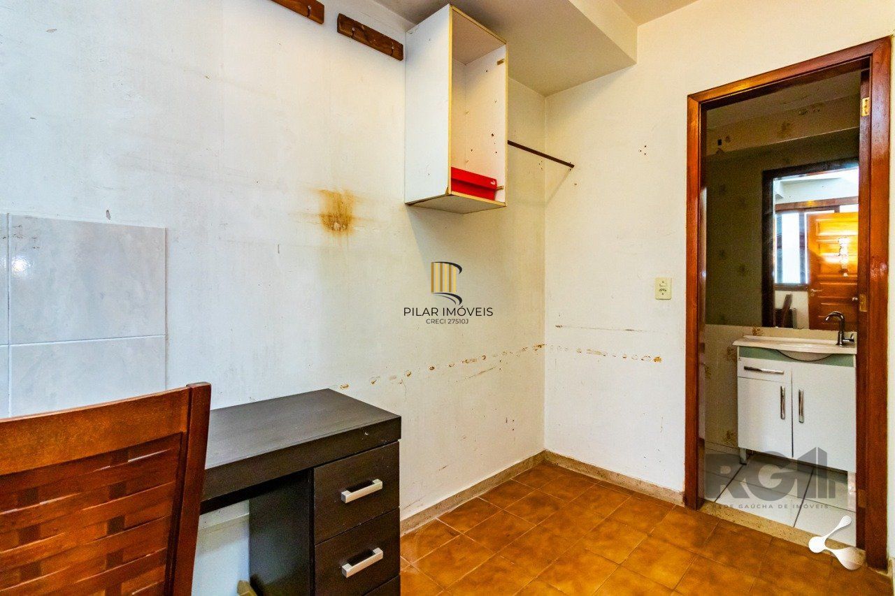 Apartamento com 2 dormitórios e 1 vaga de garagem escriturada  no bairro Rio Branco