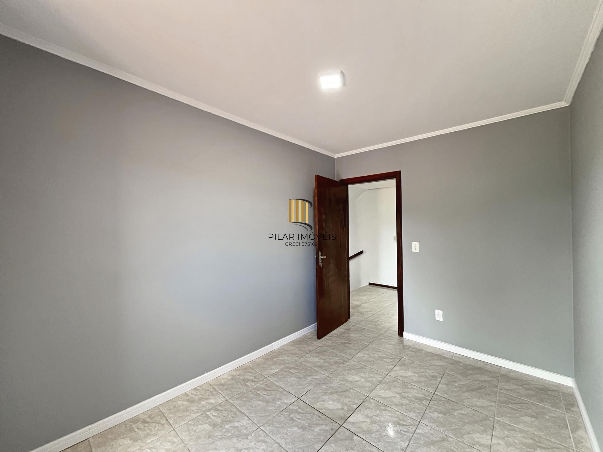 CASA 3 DORMITÓRIOS, SUÍTE, BAIRRO HIPICA, JARDINS DO PRADO EM PORTO ALEGRE-RS