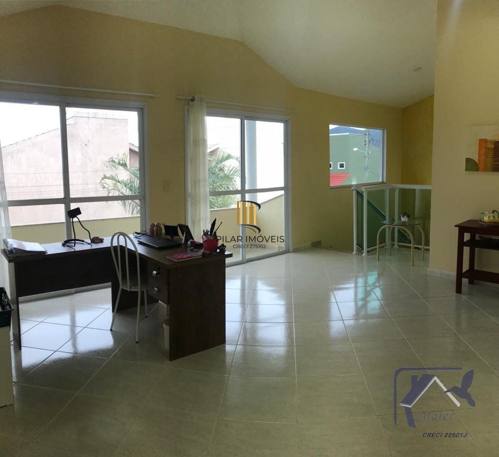 Casa para Venda - 0m², 5 dormitórios, sendo 2 suites, 2 vagas - Village