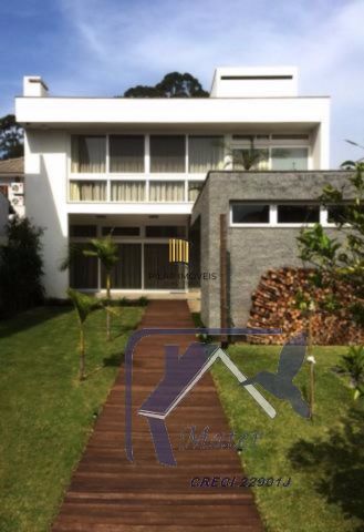 Casa para Venda - 260m², 3 dormitórios, sendo 2 suites, 4 vagas - Hípica