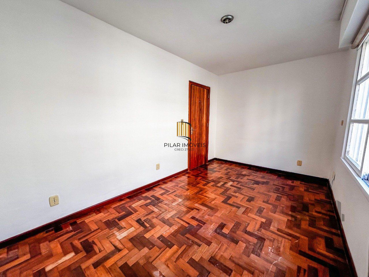 APARTAMENTO 2 DORMITÓRIOS, VAGA ROTATIVA, NO BAIRRO CRISTAL, PORTO ALEGRE/RS