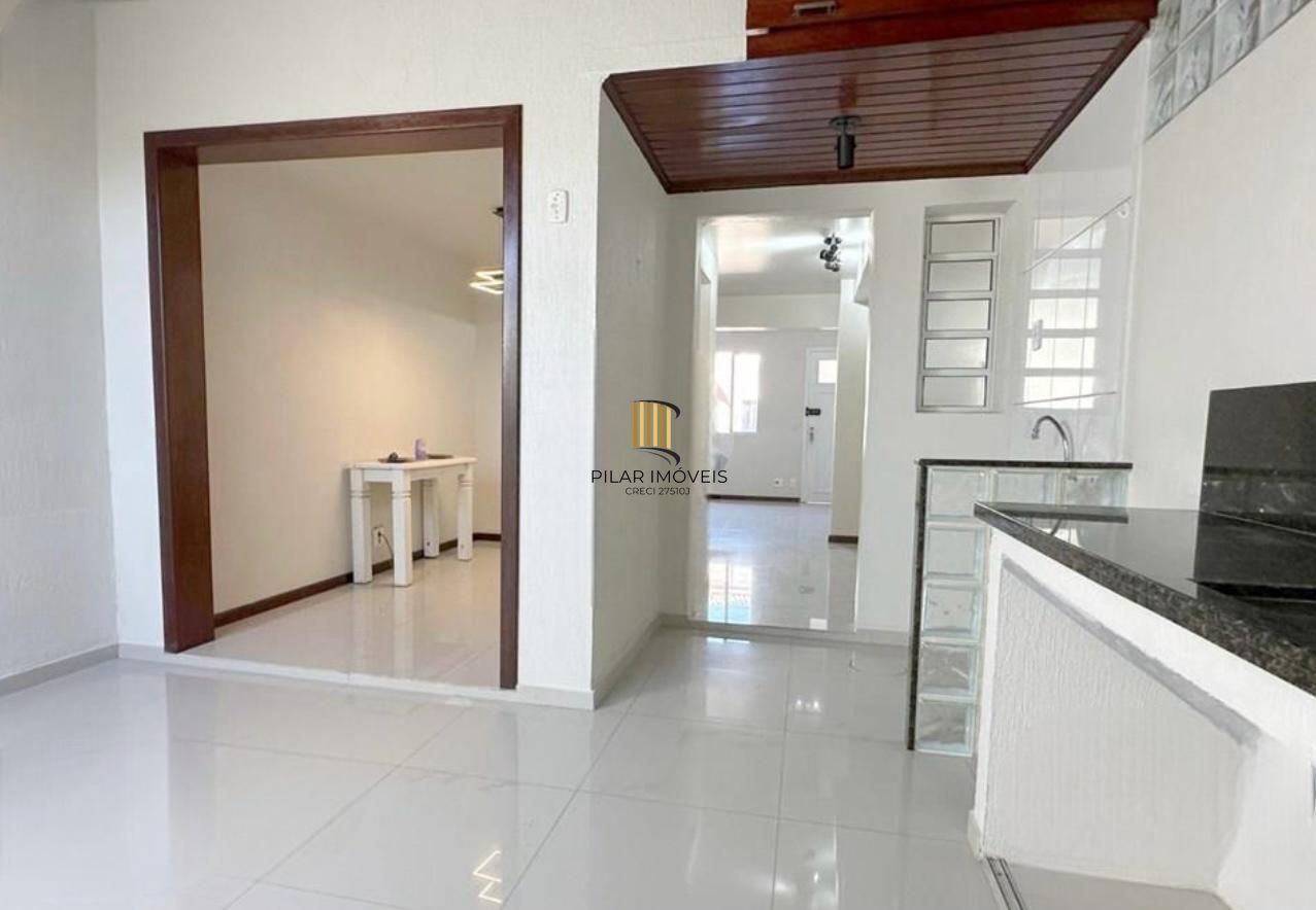Casa em condominio , 2 dorm, 1 vaga, bairro Sarandi, condomínio Acapulco.