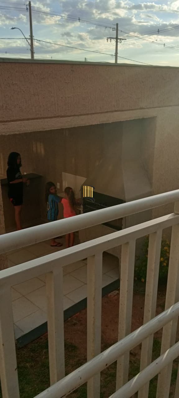 Apartamento com 02 quartos e 01 vaga no Bairro Jardim Leopoldina Porto Alegre