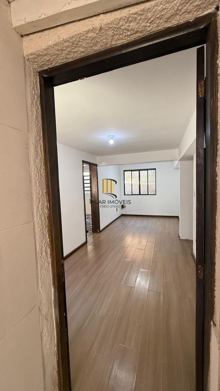 CASA 3 DORMITÓRIOS 4 BANHEIROS 4 VAGAS 1 SUÍTE, PÁTIO NO BAIRRO MEDIANEIRA PORTO ALEGRE/RS