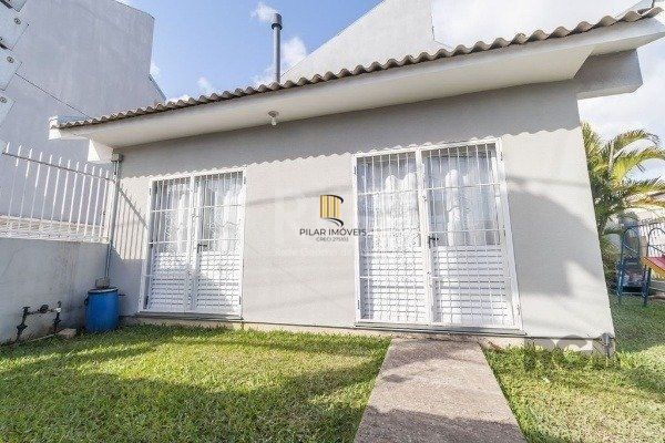 Casa na Hípica de 3 dormitórios e vaga