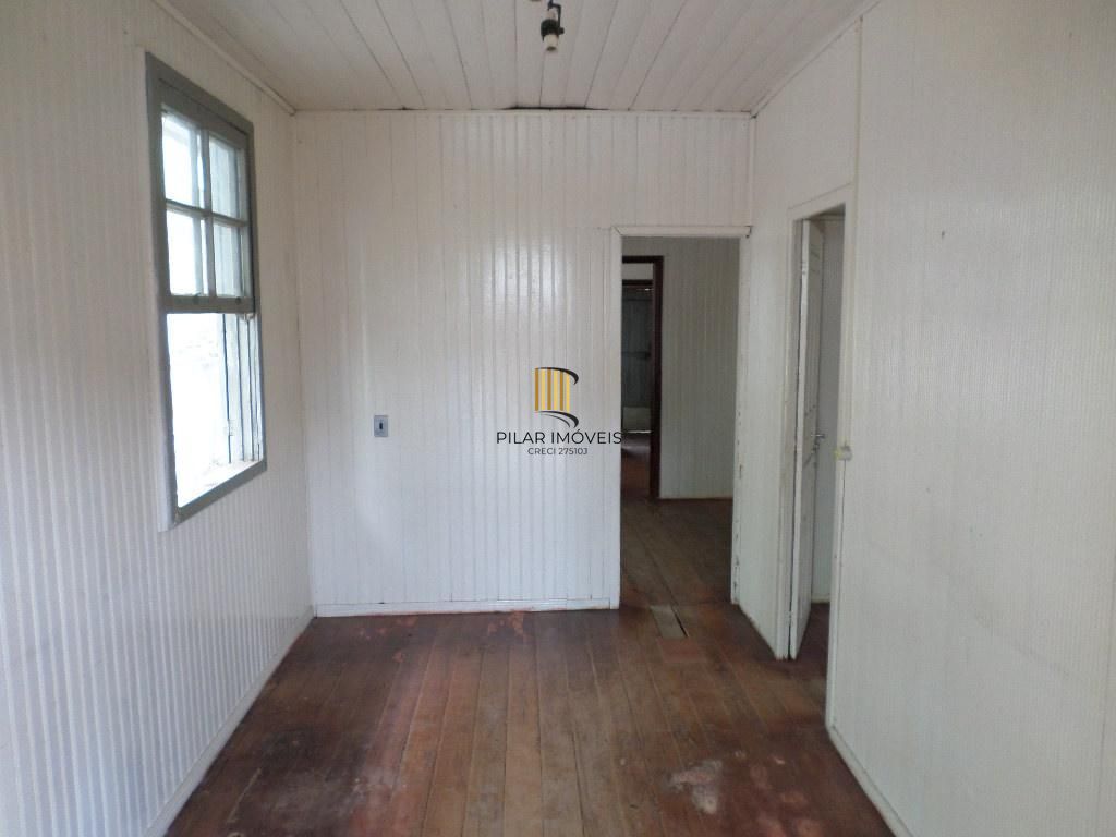 Casa de madeira o terreno 8,50 por 28