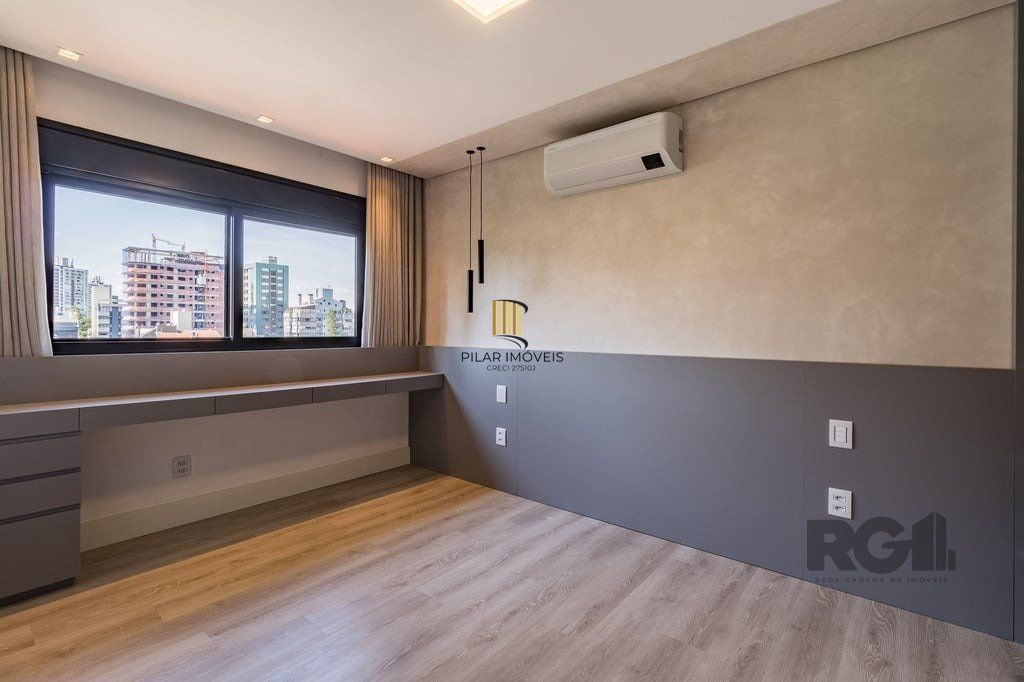 Apartamento para Venda - 130.07m², 3 dormitórios, sendo 3 suites, 3 vagas - Petrópolis
