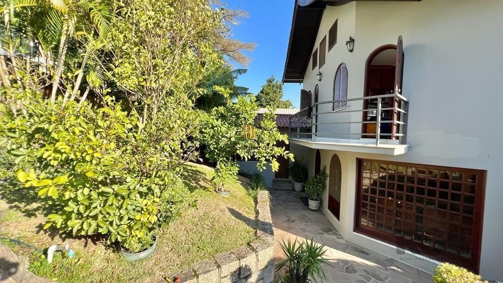 Casa de Condomínio 4 dormitórios no bairro Nonoai
