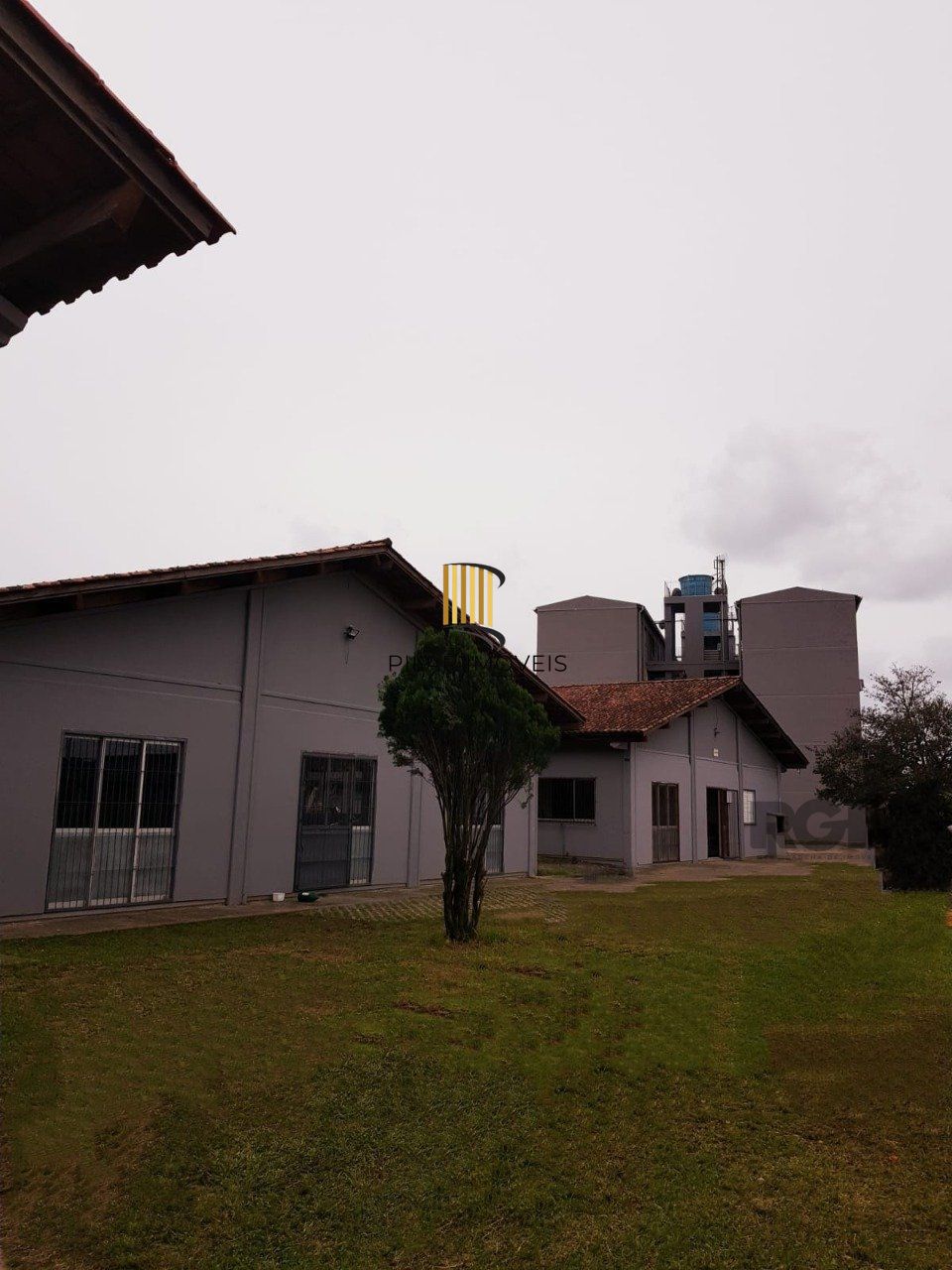 Apartamento para Venda - 39.86m², 2 dormitórios, 1 vaga - Sarandí, Porto Alegre