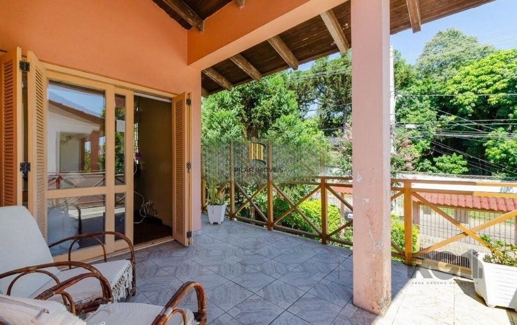 Casa 6 dormitórios no bairro Vila Conceição