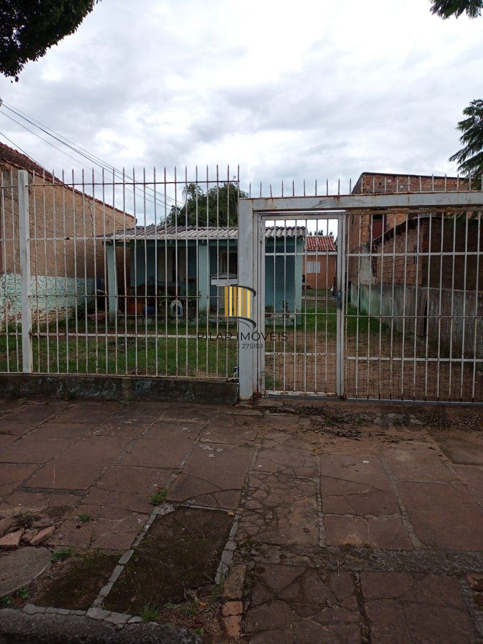 Casa para Venda - 482m², 3 dormitórios, 3 vagas - Camaquã, Porto Alegre