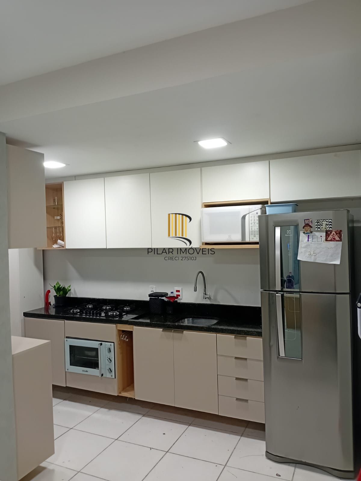 Apartamento com 02 quartos e 01 vaga no Bairro Chapéu do Sol