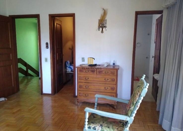Casa Ampla no Jardim Carvalho com 4 dormitórios