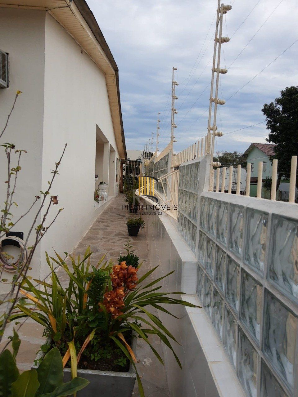 Casa para Venda - 103.38m², 2 dormitórios, sendo 1 suites, 3 vagas - Cecília, Porto Alegre