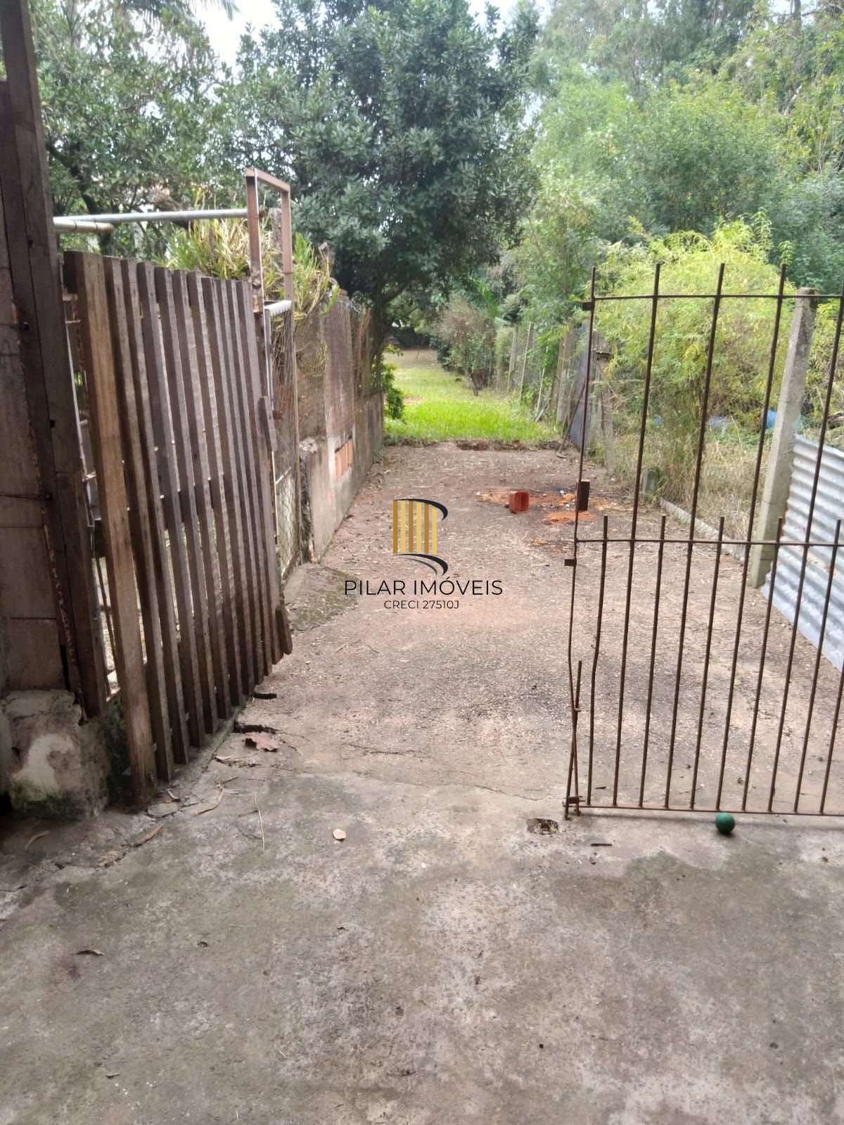 Casa Comercial no bairro Morro Santana