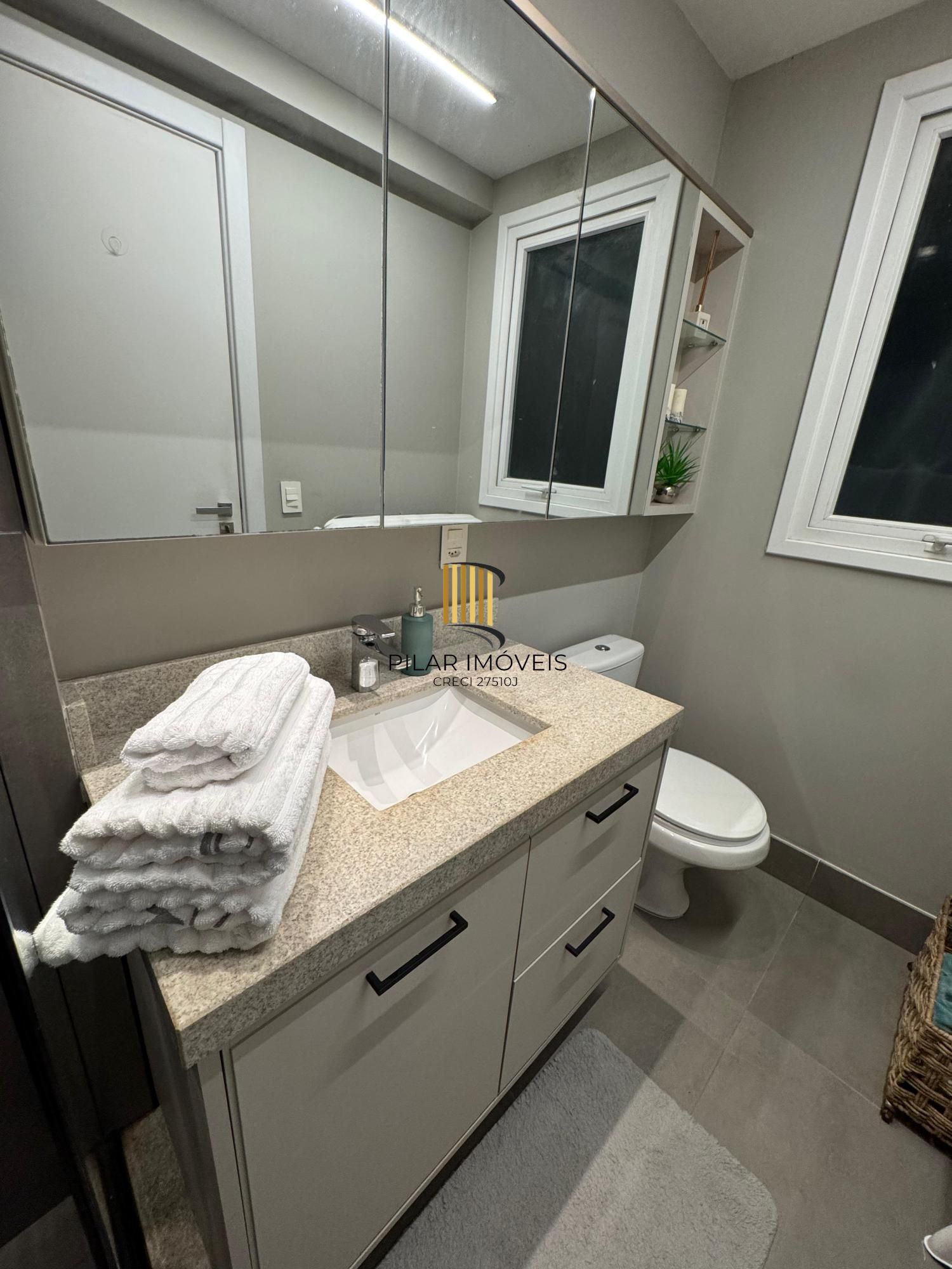 Apartamento com 02 quartos (01 suíte) e 01 vaga escriturada