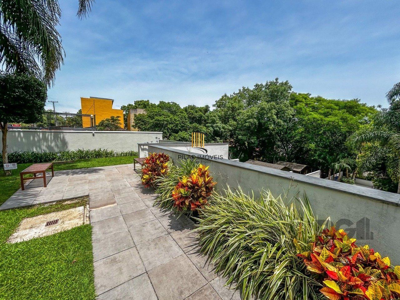 Apartamento de 02 dormitórios no Bairro Tristeza em Porto Alegre/RS