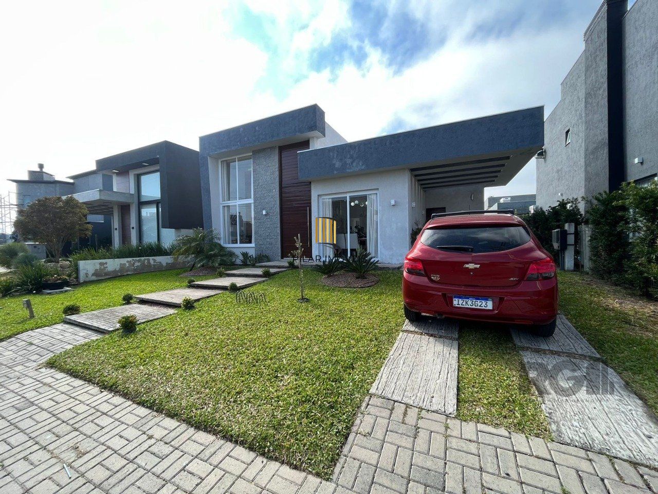 LINDA CASA 3 QUARTOS À VENDA CONDOMÍNIO DUBAI CAPÃO DA CANOA - Pilar Imóveis