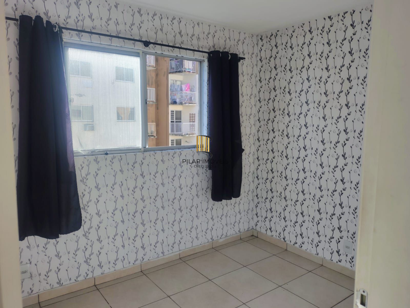 Apartamento de 2 dormitórios , sacada ,salão de festas com churrasqueira , portaria virtual , 1 vaga de garagem rotativa !