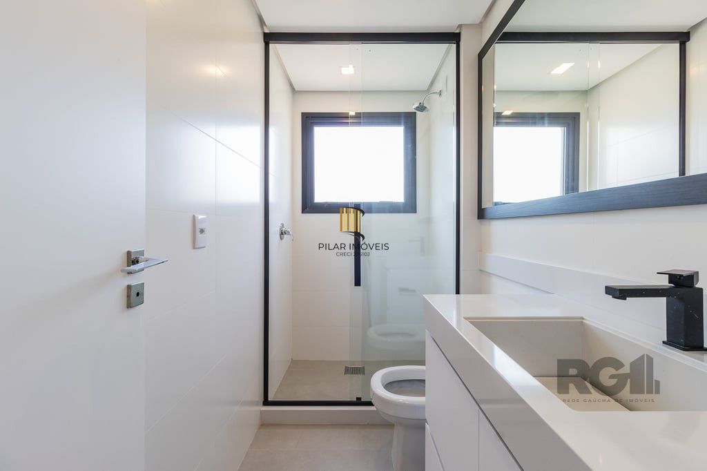 Apartamento para Venda - 130.07m², 3 dormitórios, sendo 3 suites, 3 vagas - Petrópolis