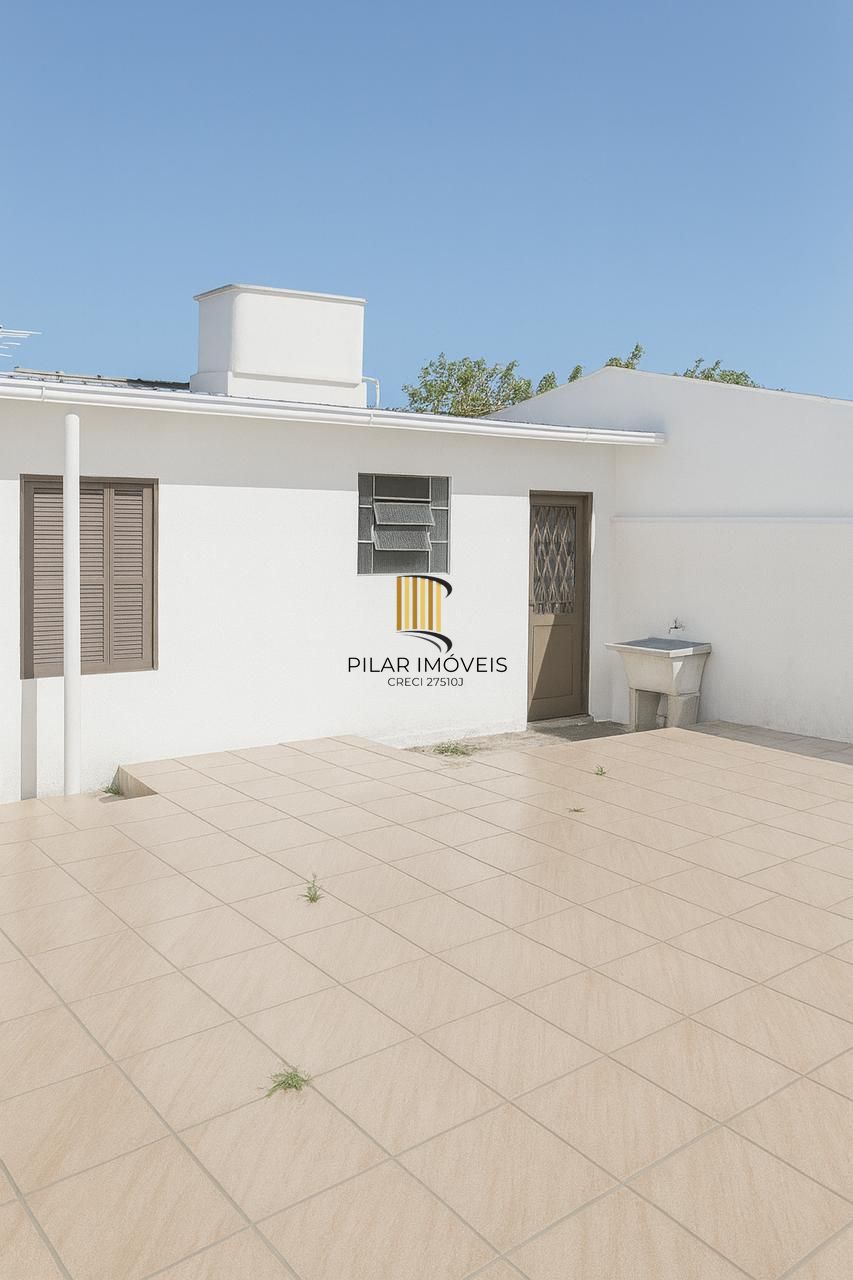 Casa com 02 dormitórios e 01 vaga no Bairro Jardim Vila Nova