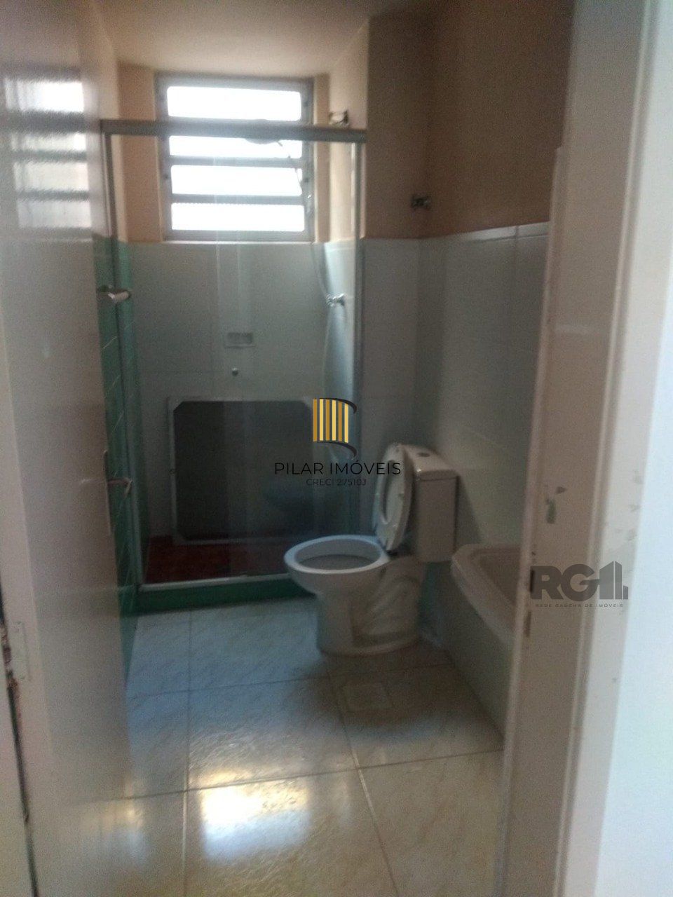 Apartamento com 2 quartos, 1 vaga de garagem, no bairro Medianeira, Porto Alegre/RS
